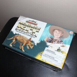 3/$55❤️new sealed TRICERATOPS kids archaeological dig-up digging assembly kit